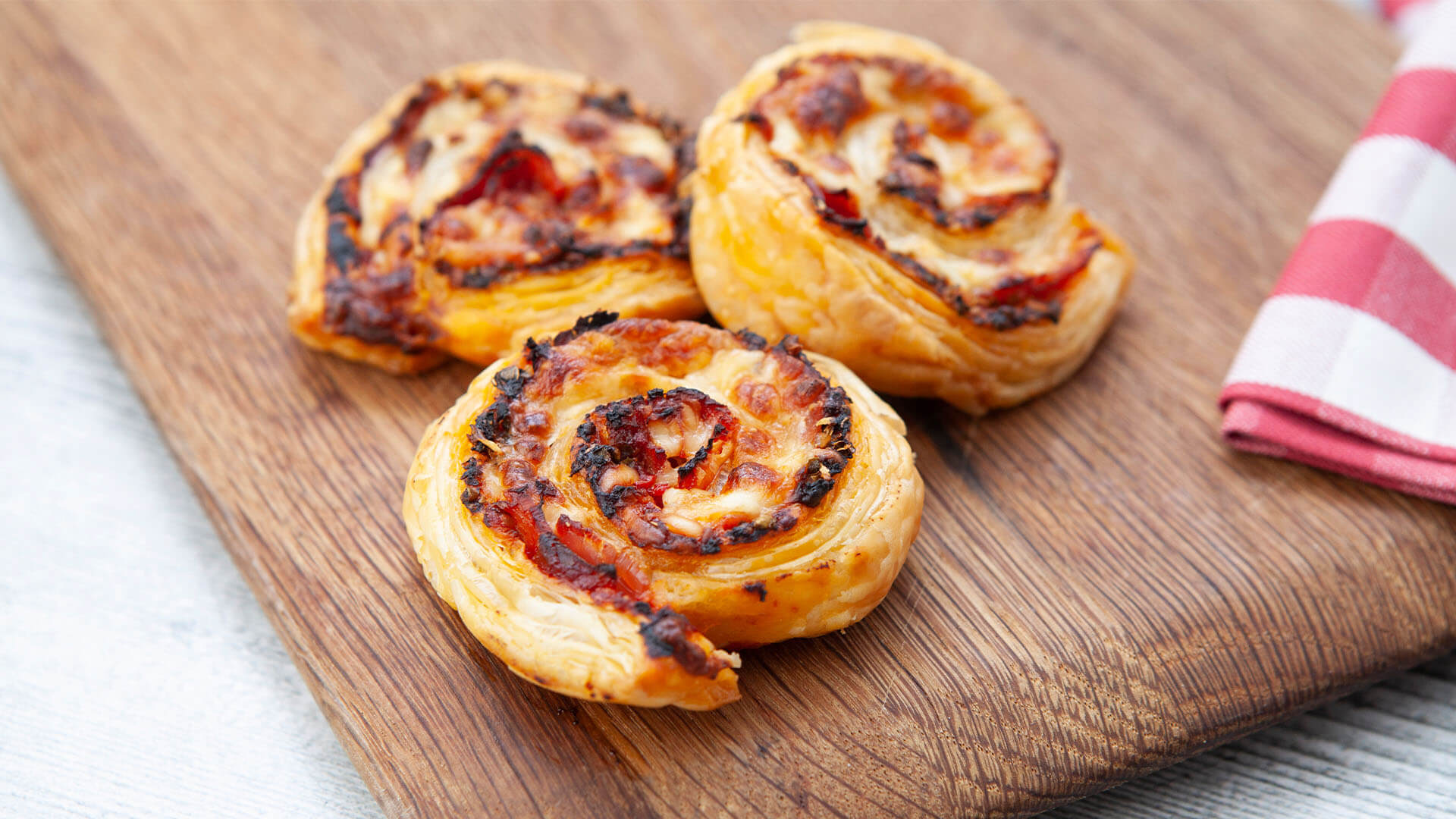 gluten-free recipes for kids: pizza scrolls are great as a lunchbox treat or party food