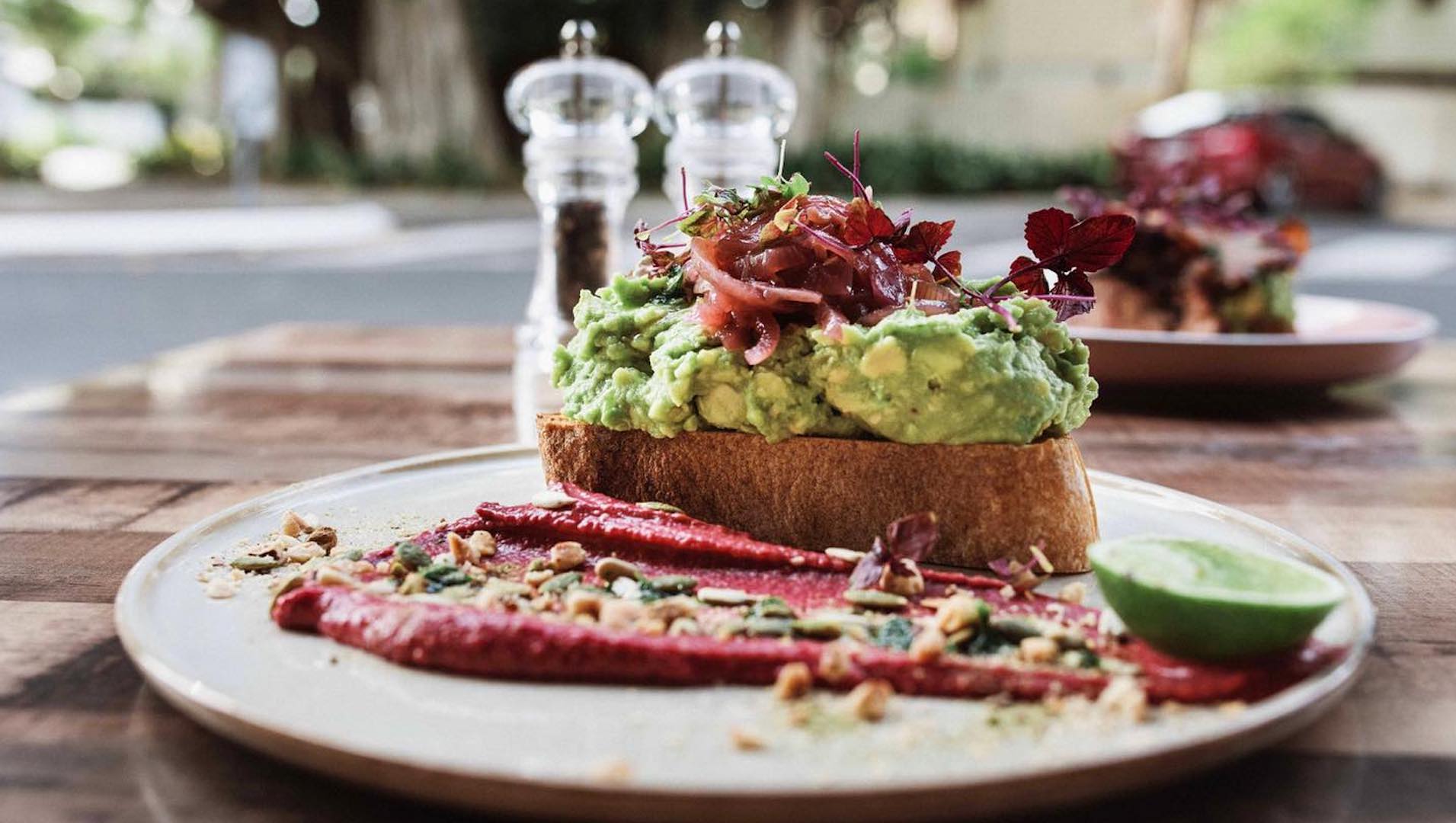 cafes in queensland wiht gluten-free menus: smashed avocado at The Witchin' Kitchen